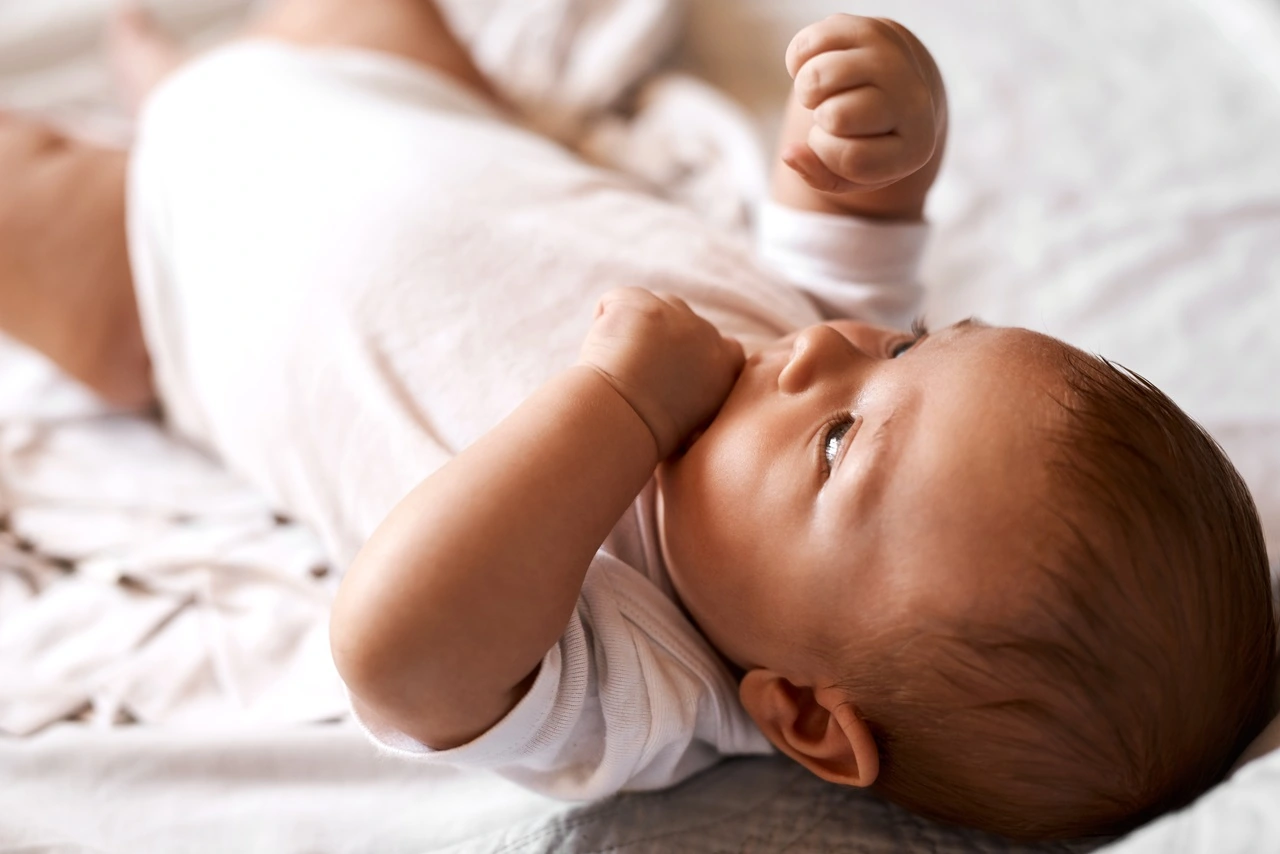 Warum schläft mein Baby nicht? Die häufigsten Ursachen und praktische Lösungen für besseren Schlaf