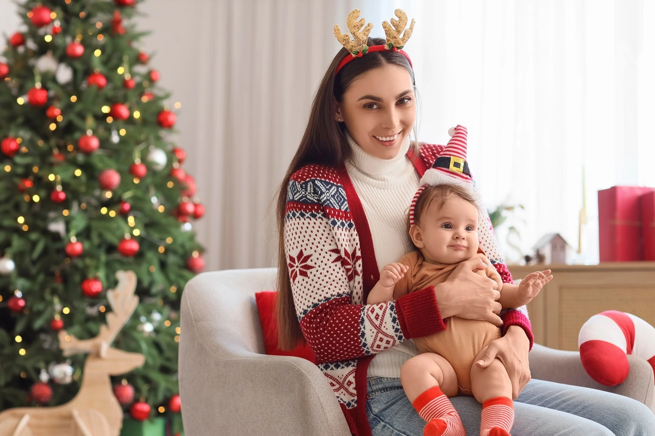 Weihnachtsgeschenke, die die Entwicklung des Babys unterstützen: der MyHummy-Teddybär als Must-have