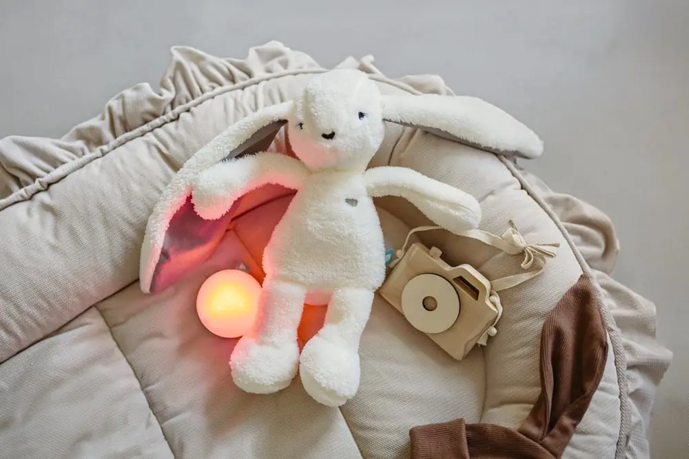 Der erste Kuschelfreund: Wann und wie man das perfekte Schmusetuch für sein Baby auswählt